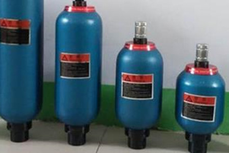 蓄能器為什么不能水平安裝?理由很簡單!