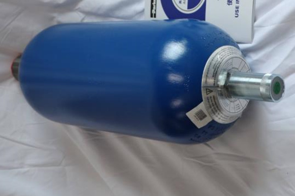 蓄能器的結(jié)構(gòu)類型、作用、安裝以及選用要點(diǎn)